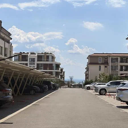 Appartement Bayview Family Beachfront 10 Min To Eurovision Building *